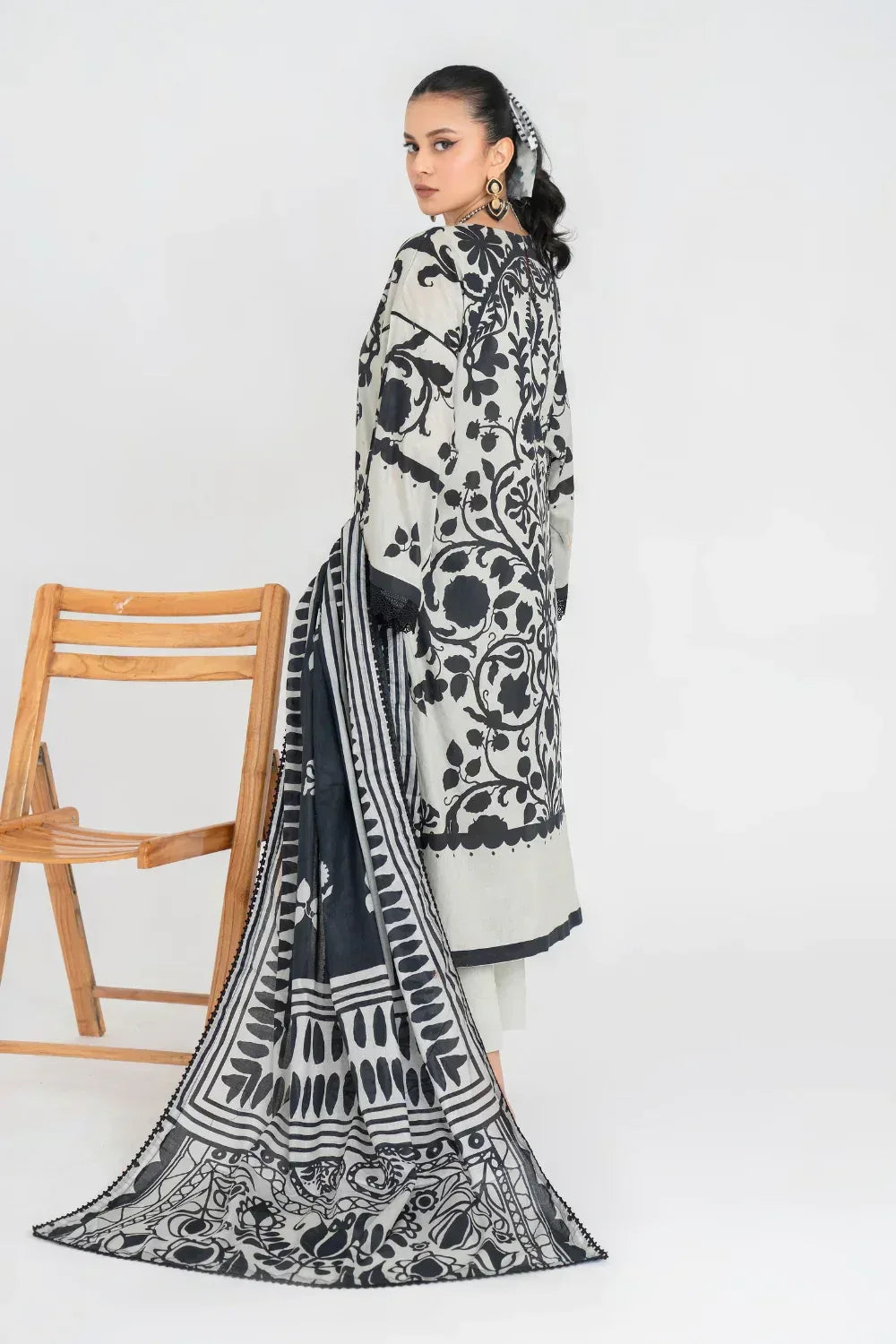 Ittehad | Printed Lawn 24 | IP3P08-3PS-LGY - Aqsa Fabrics