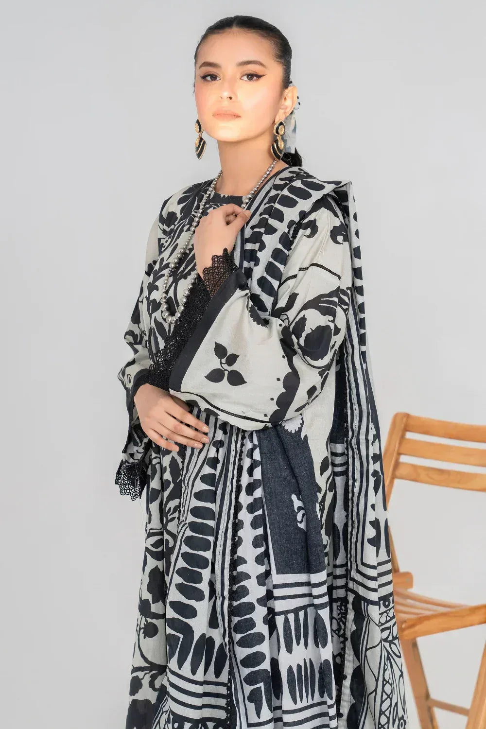 Ittehad | Printed Lawn 24 | IP3P08-3PS-LGY - Aqsa Fabrics