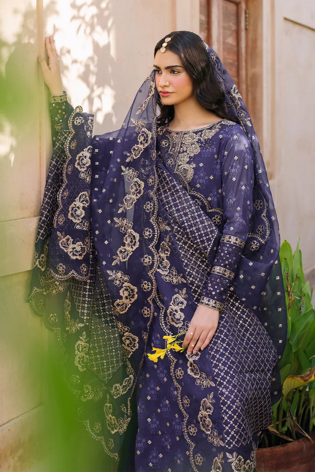 Iznik | Bandhani Formals | UE-325 - Aqsa Fabrics