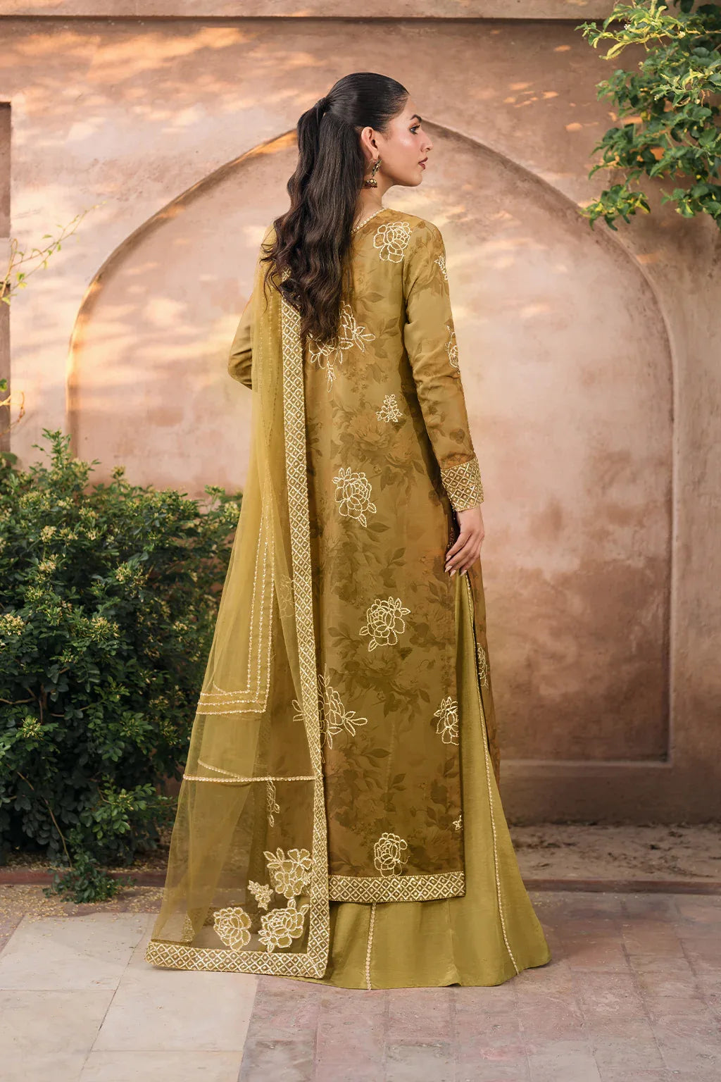 Iznik | Bandhani Formals | UE-332 - Aqsa Fabrics