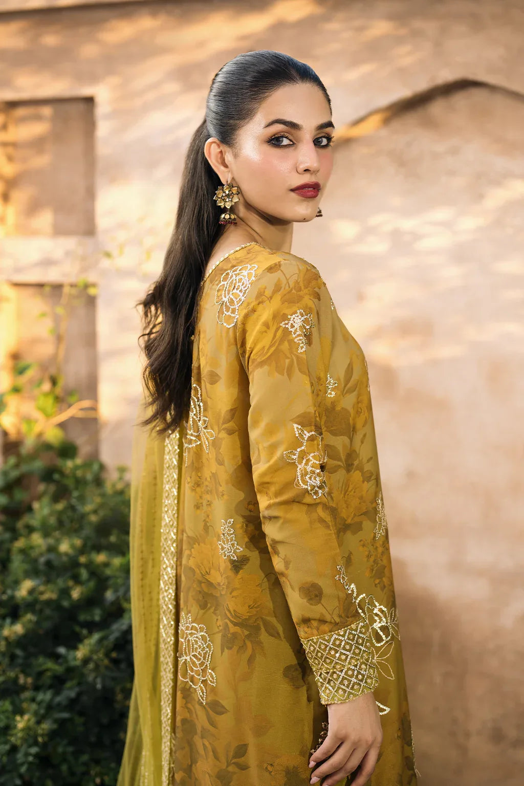 Iznik | Bandhani Formals | UE-332 - Aqsa Fabrics