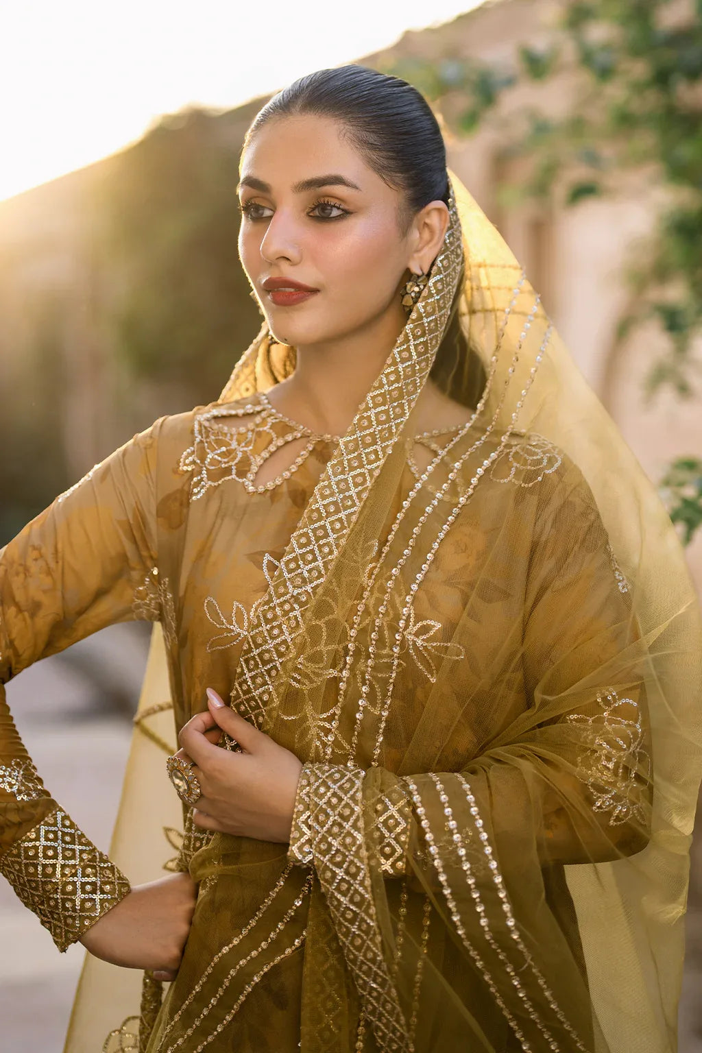 Iznik | Bandhani Formals | UE-332 - Aqsa Fabrics