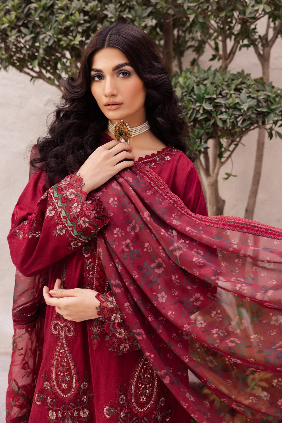 Iznik | Dahlia Embroidered Lawn | DL-01 - Aqsa Fabrics