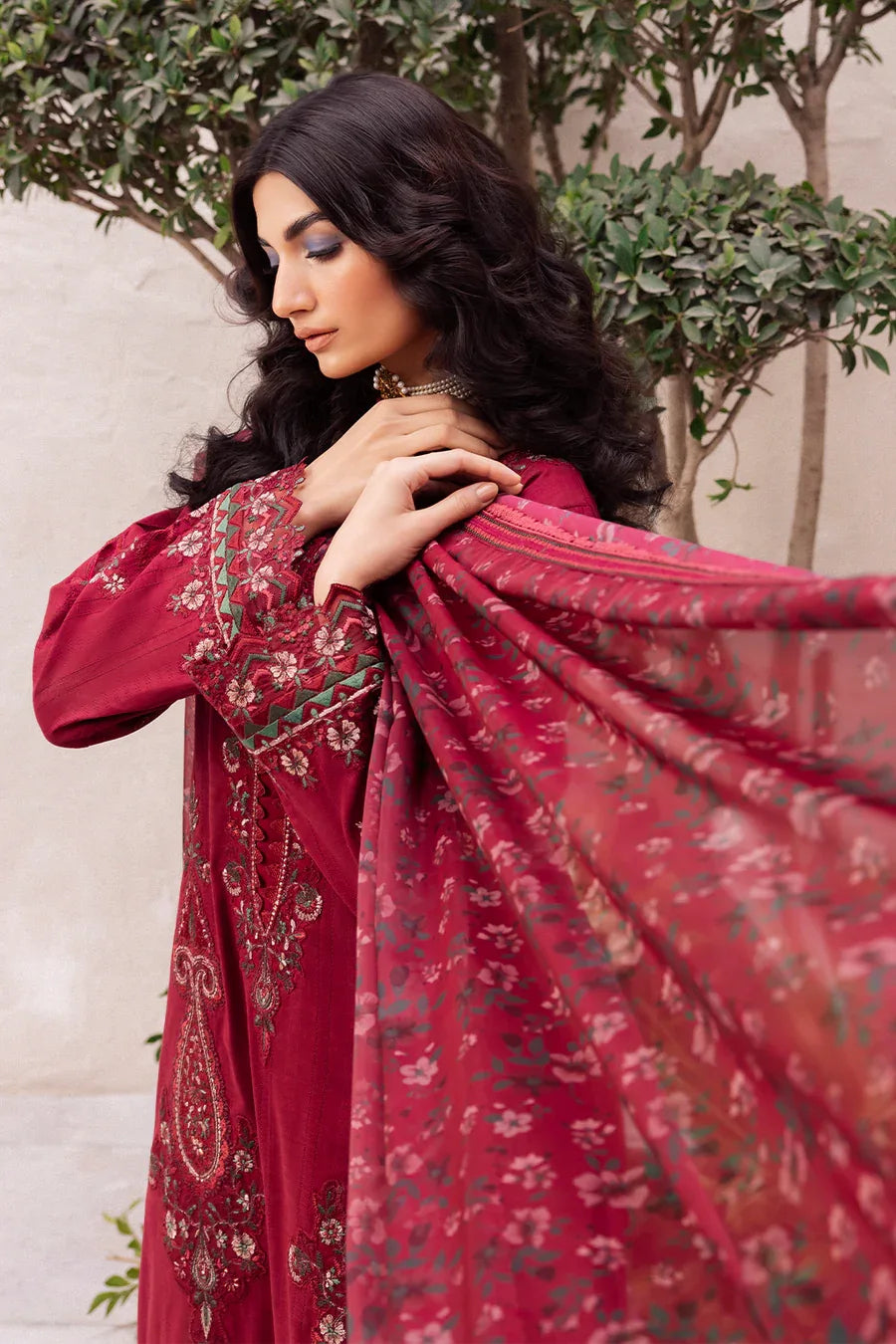Iznik | Dahlia Embroidered Lawn | DL-01 - Aqsa Fabrics