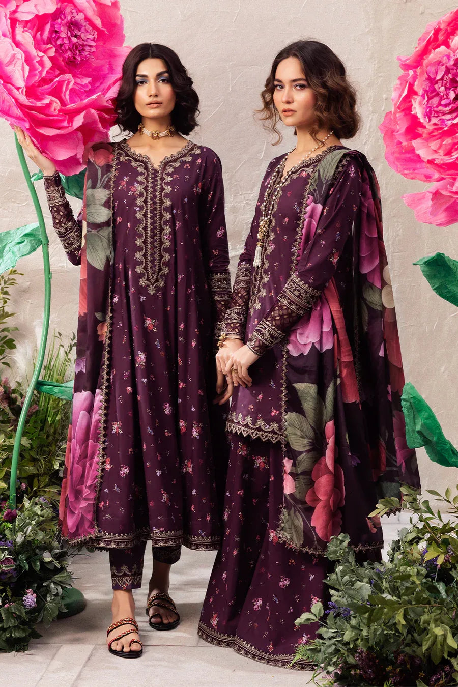 Iznik | Dahlia Embroidered Lawn | DL-06 - Aqsa Fabrics