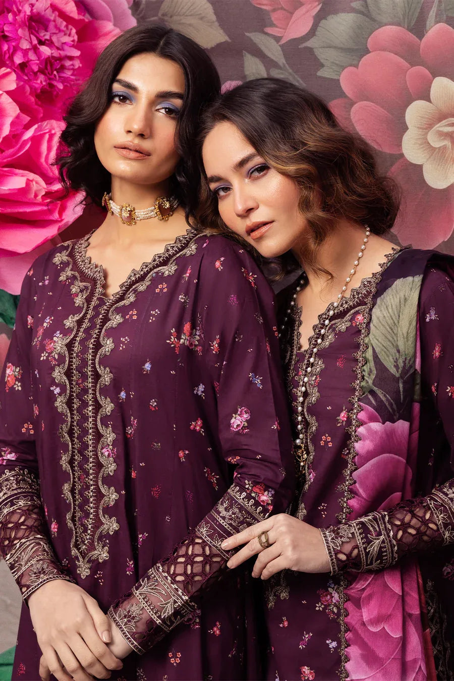 Iznik | Dahlia Embroidered Lawn | DL-06 - Aqsa Fabrics