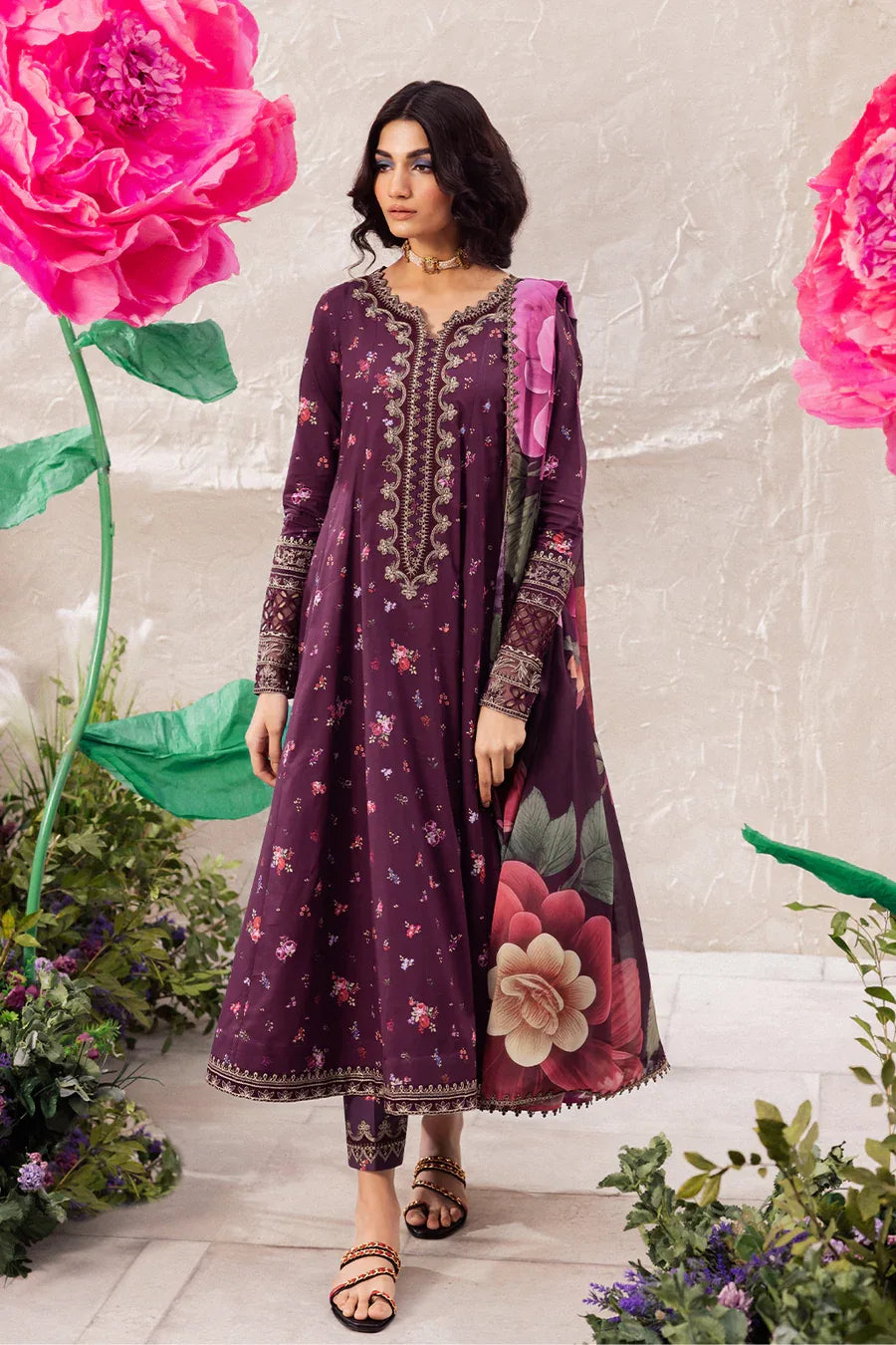 Iznik | Dahlia Embroidered Lawn | DL-06 - Aqsa Fabrics