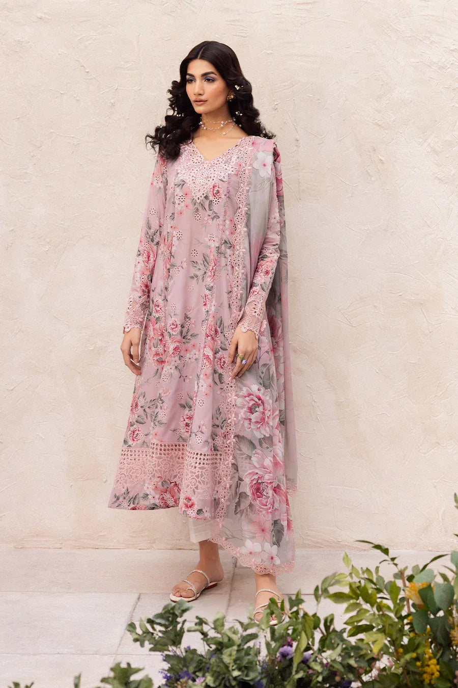 Iznik | Dahlia Embroidered Lawn | DL-09 - Aqsa Fabrics