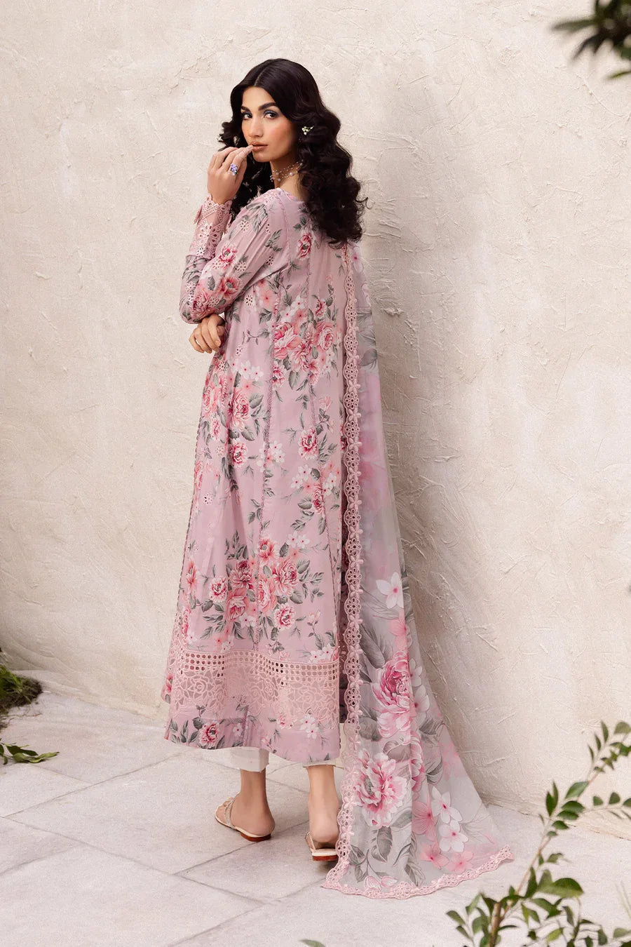 Iznik | Dahlia Embroidered Lawn | DL-09 - Aqsa Fabrics