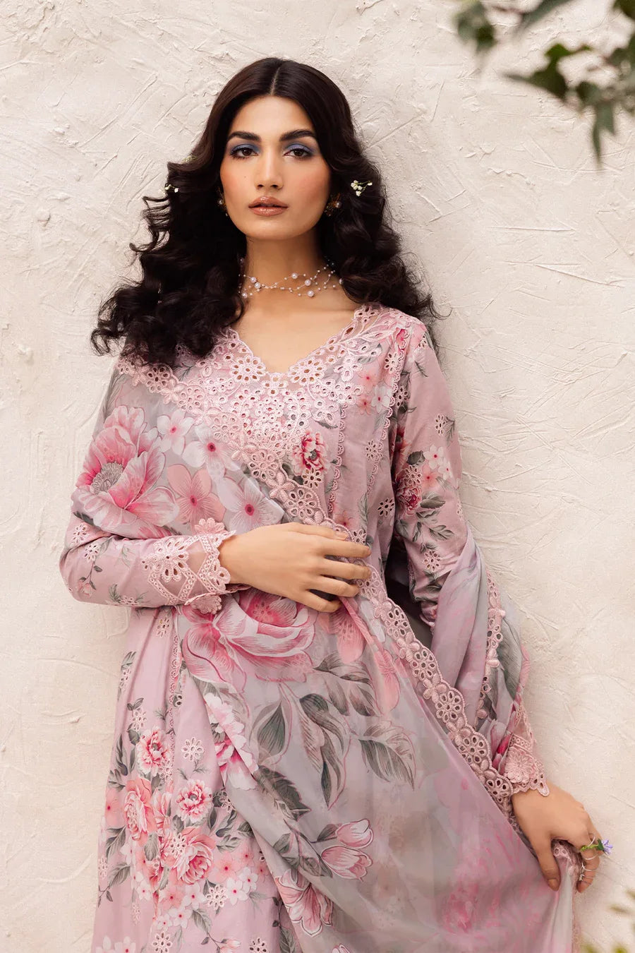 Iznik | Dahlia Embroidered Lawn | DL-09 - Aqsa Fabrics