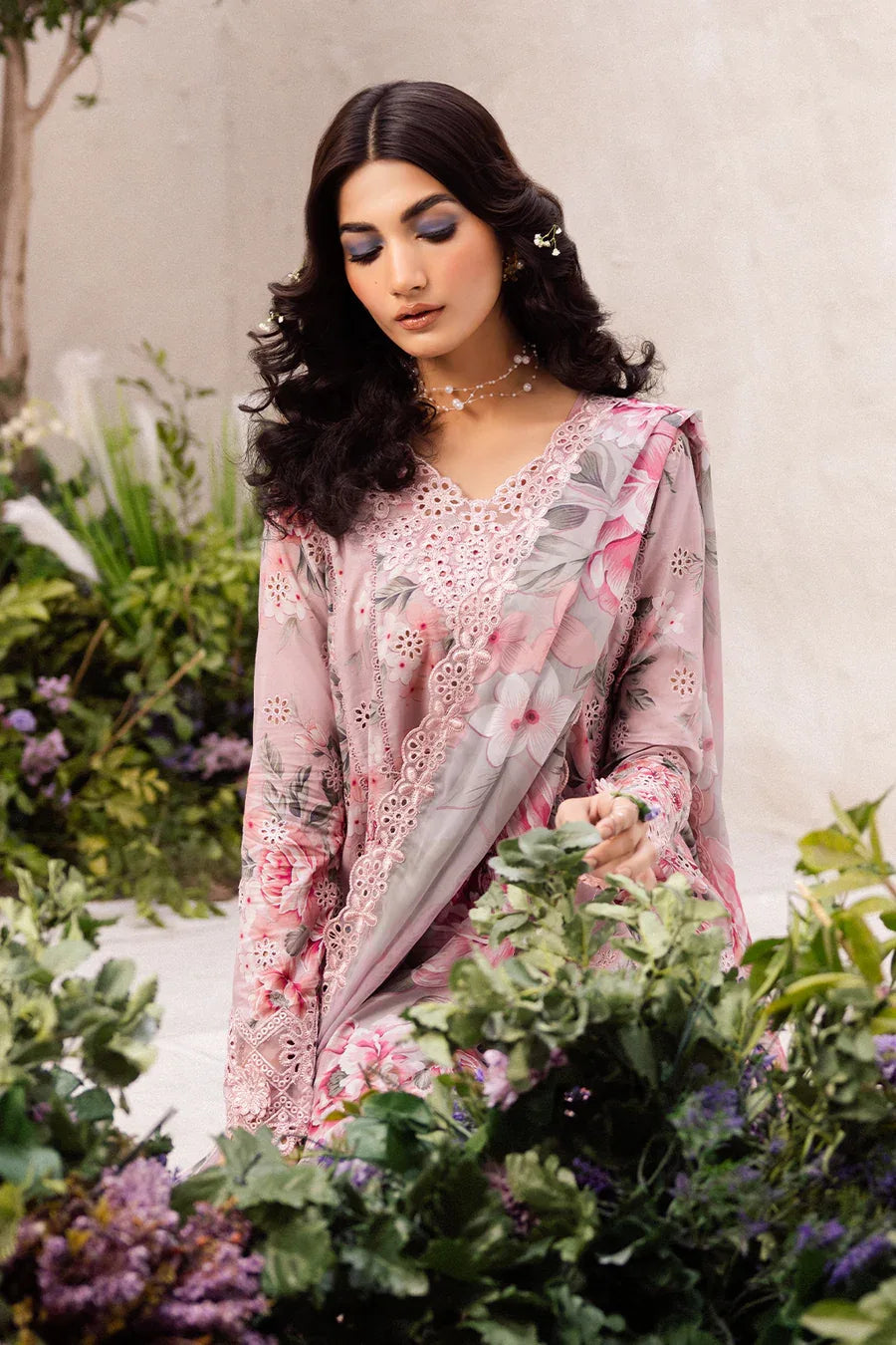 Iznik | Dahlia Embroidered Lawn | DL-09 - Aqsa Fabrics