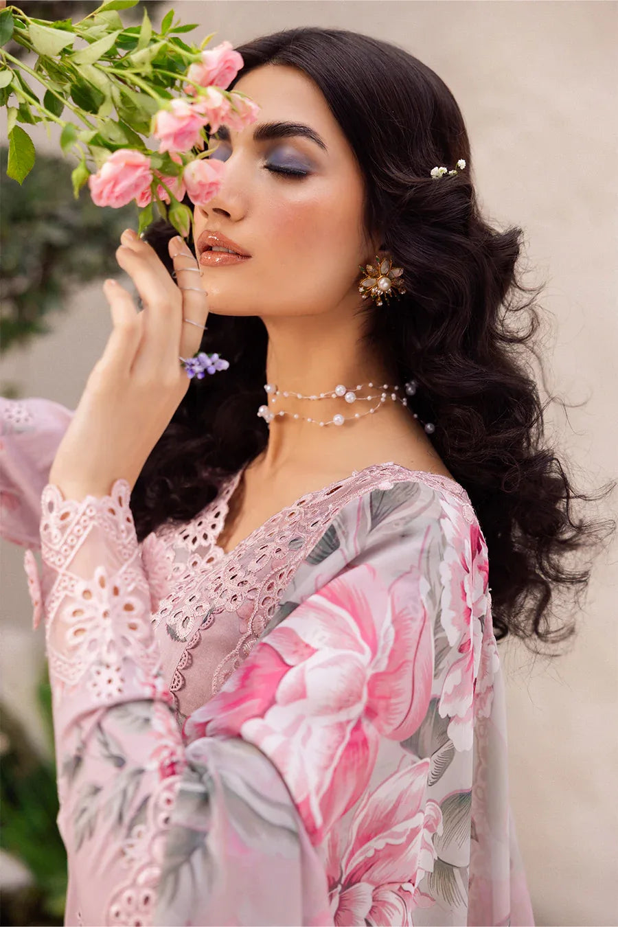 Iznik | Dahlia Embroidered Lawn | DL-09 - Aqsa Fabrics