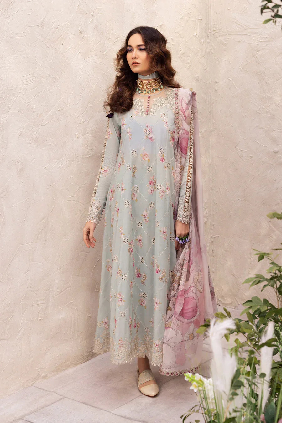 Iznik | Dahlia Embroidered Lawn | DL-10 - Aqsa Fabrics