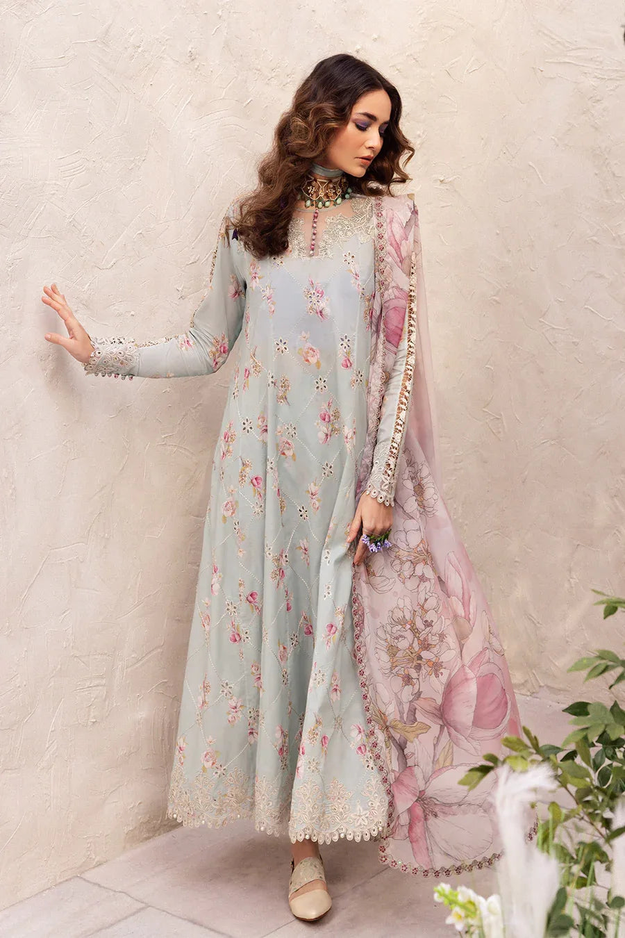 Iznik | Dahlia Embroidered Lawn | DL-10 - Aqsa Fabrics