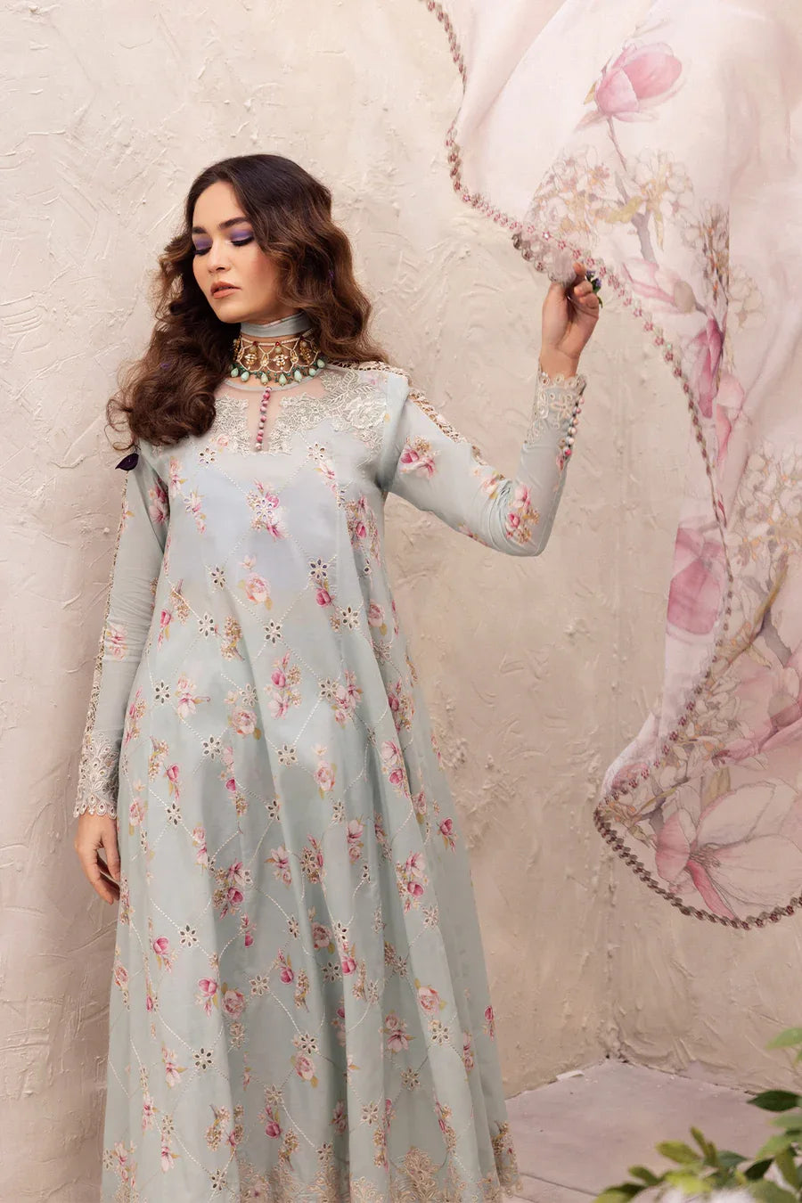 Iznik | Dahlia Embroidered Lawn | DL-10 - Aqsa Fabrics