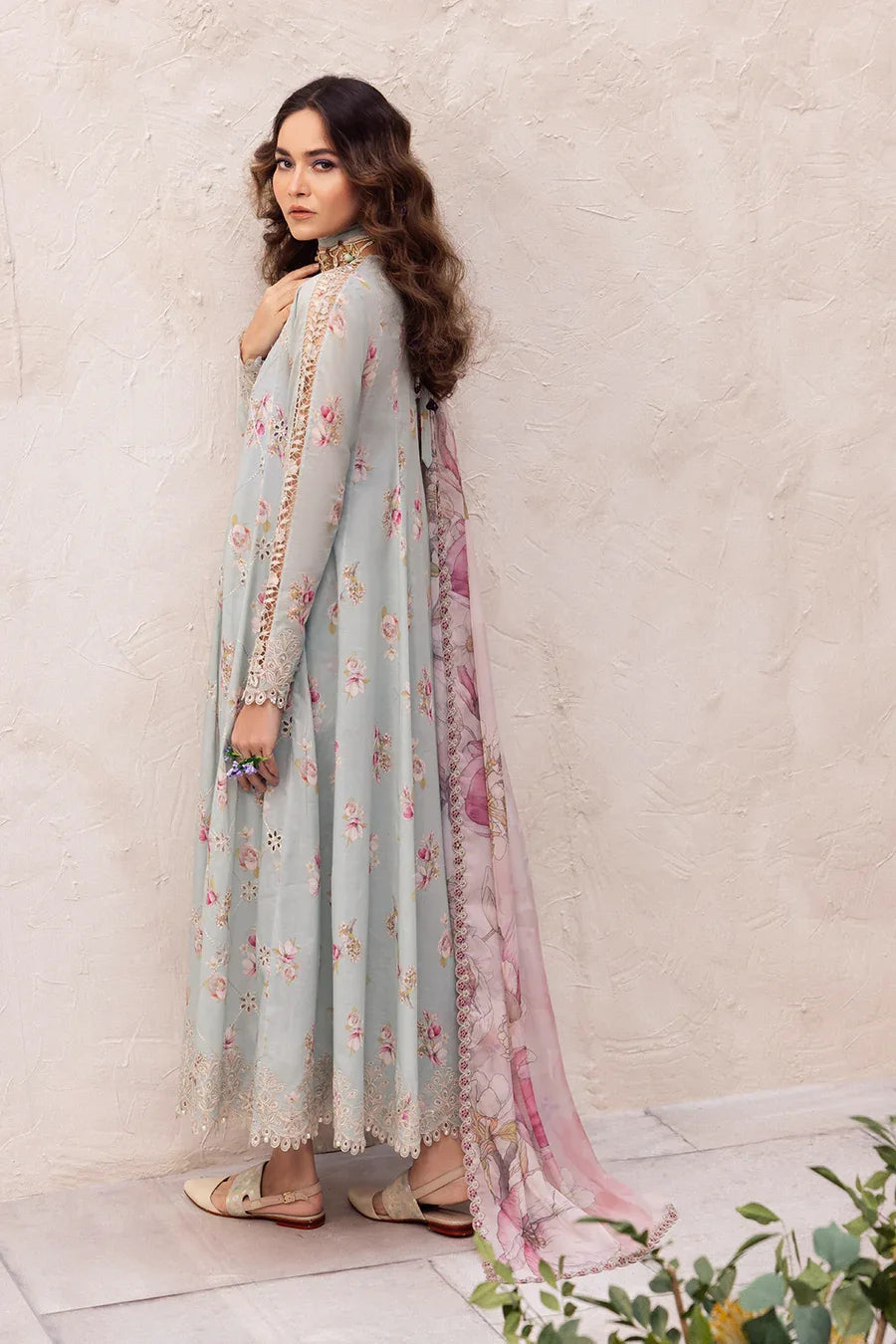 Iznik | Dahlia Embroidered Lawn | DL-10 - Aqsa Fabrics