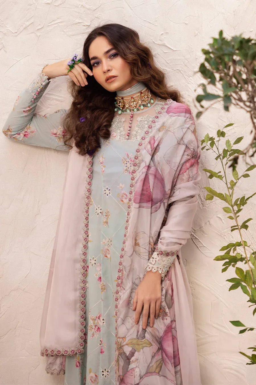 Iznik | Dahlia Embroidered Lawn | DL-10 - Aqsa Fabrics