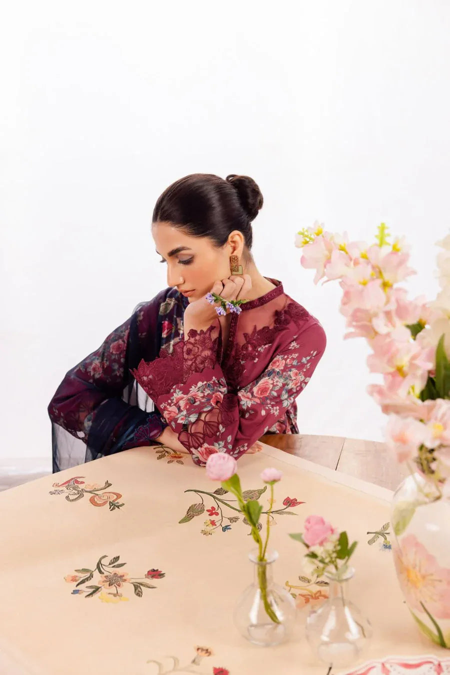Iznik | Dahlia Embroidered Lawn | DL-11 - Aqsa Fabrics
