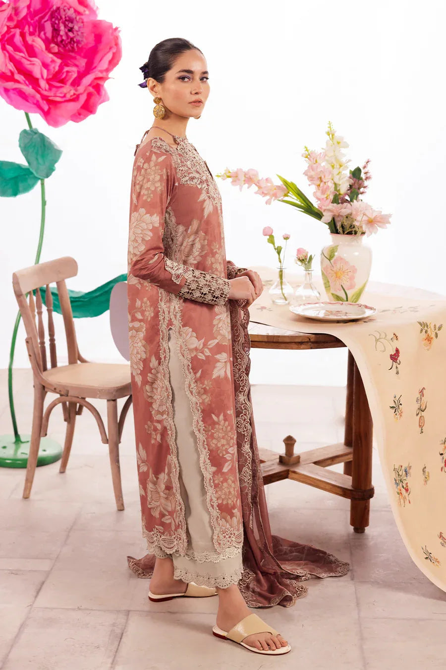Iznik | Dahlia Embroidered Lawn | DL-12 - Aqsa Fabrics