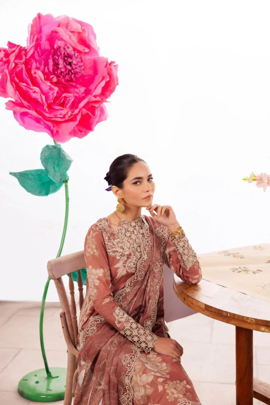 Iznik | Dahlia Embroidered Lawn | DL-12 - Aqsa Fabrics