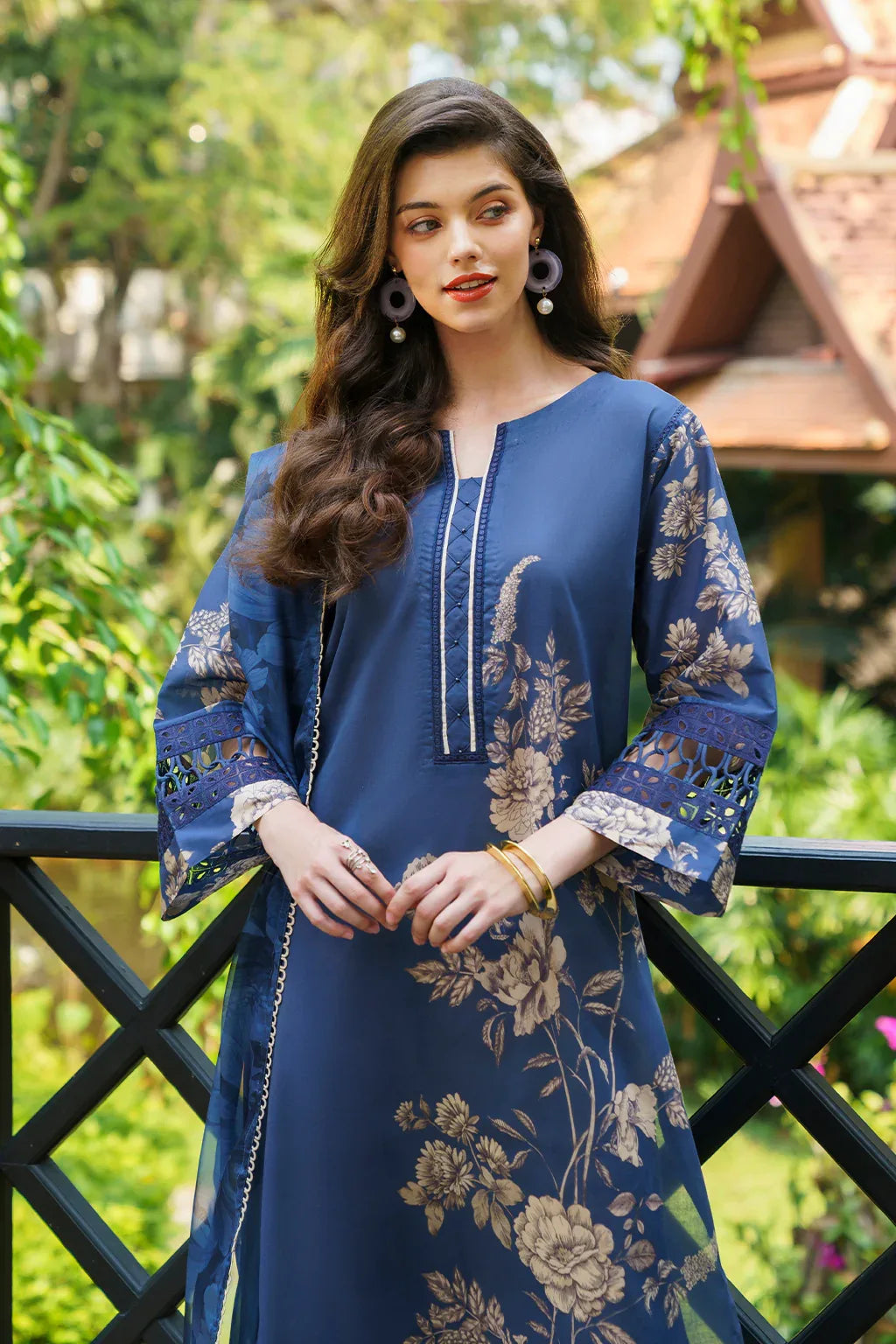 Iznik | Exclusive Lawn | UE-220 PRINTED LAWN - Aqsa Fabrics