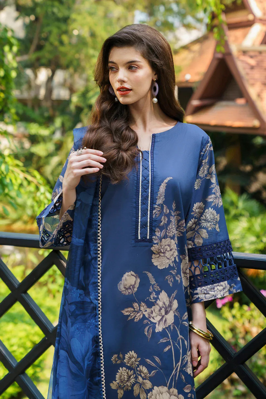 Iznik | Exclusive Lawn | UE-220 PRINTED LAWN - Aqsa Fabrics