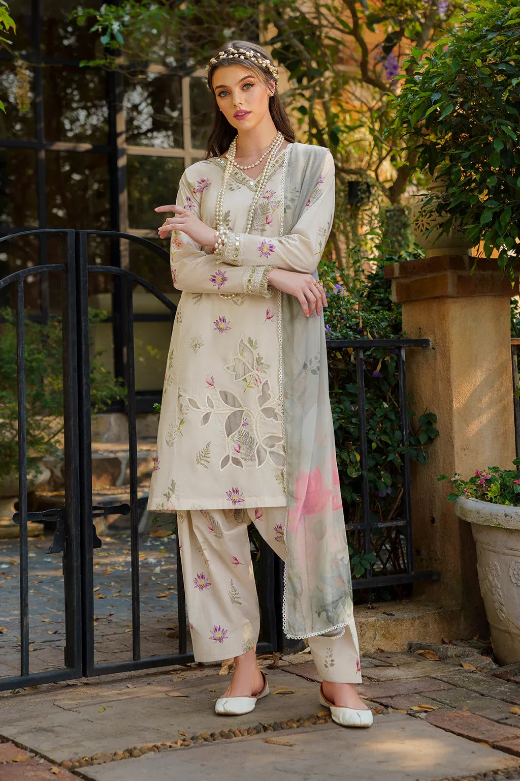 Iznik | Exclusive Lawn | UE-236 PRINTED LAWN - Aqsa Fabrics
