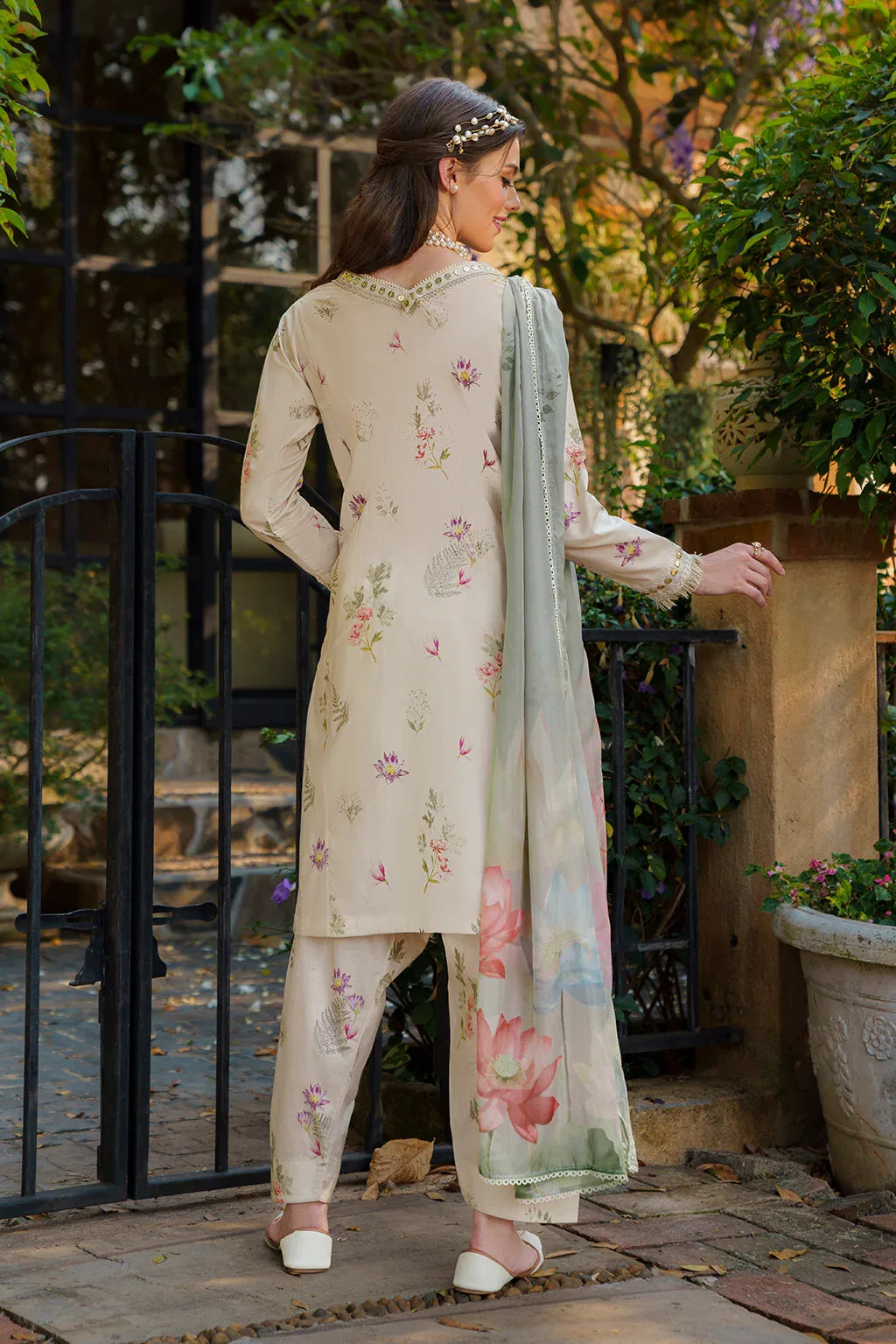 Iznik | Exclusive Lawn | UE-236 PRINTED LAWN - Aqsa Fabrics