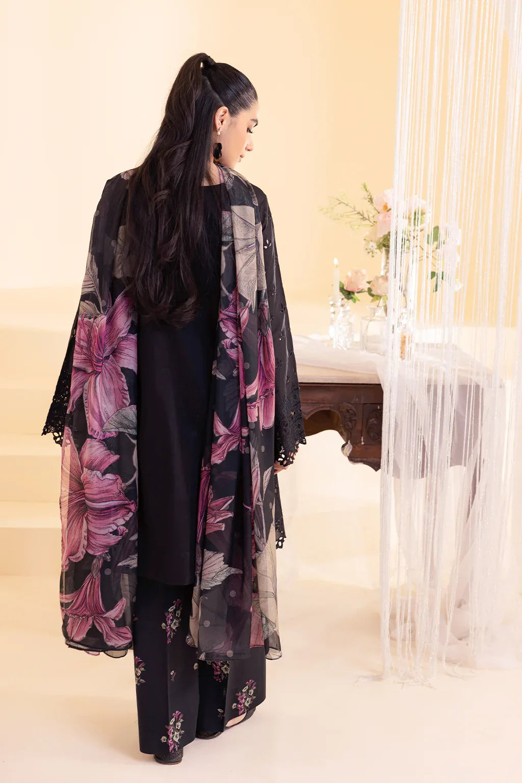 Iznik | Exclusive Lawn | UE-253 EMBROIDERED LAWN - Aqsa Fabrics