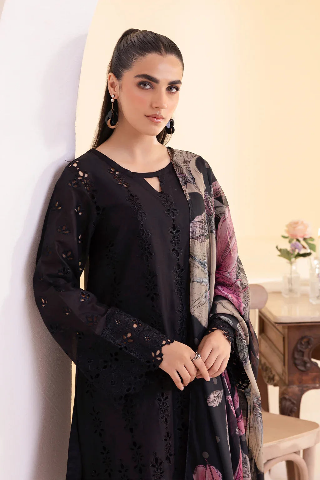 Iznik | Exclusive Lawn | UE-253 EMBROIDERED LAWN - Aqsa Fabrics