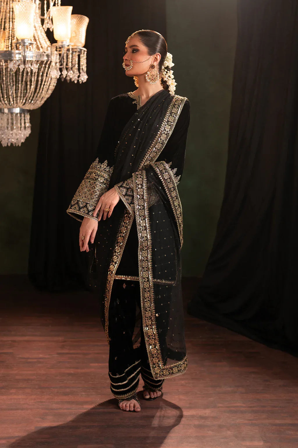 Iznik | Exclusive Velvet | IV-41 - Aqsa Fabrics