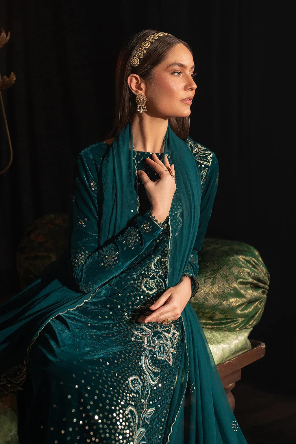 Iznik | Exclusive Velvet | IV-47 - Aqsa Fabrics
