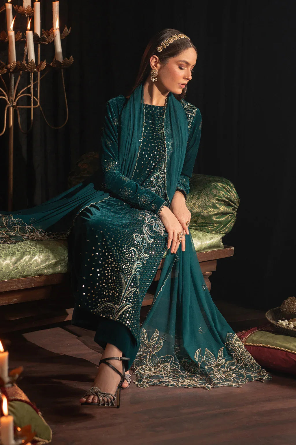 Iznik | Exclusive Velvet | IV-47 - Aqsa Fabrics