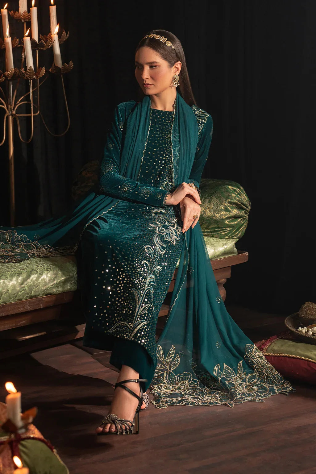 Iznik | Exclusive Velvet | IV-47 - Aqsa Fabrics