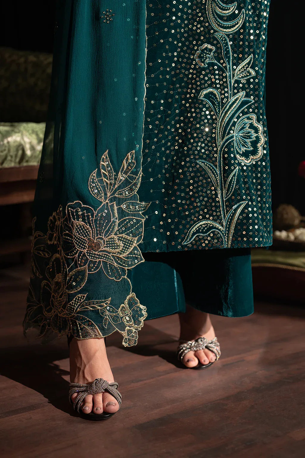 Iznik | Exclusive Velvet | IV-47 - Aqsa Fabrics