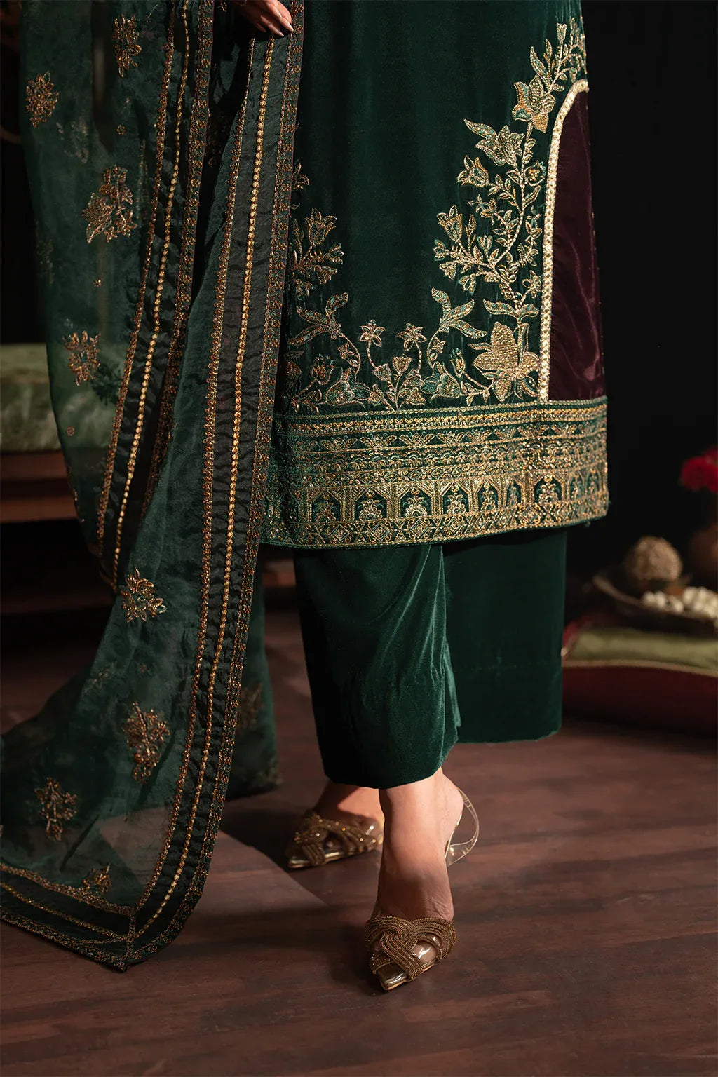 Iznik | Exclusive Velvet | IV-48 - Aqsa Fabrics
