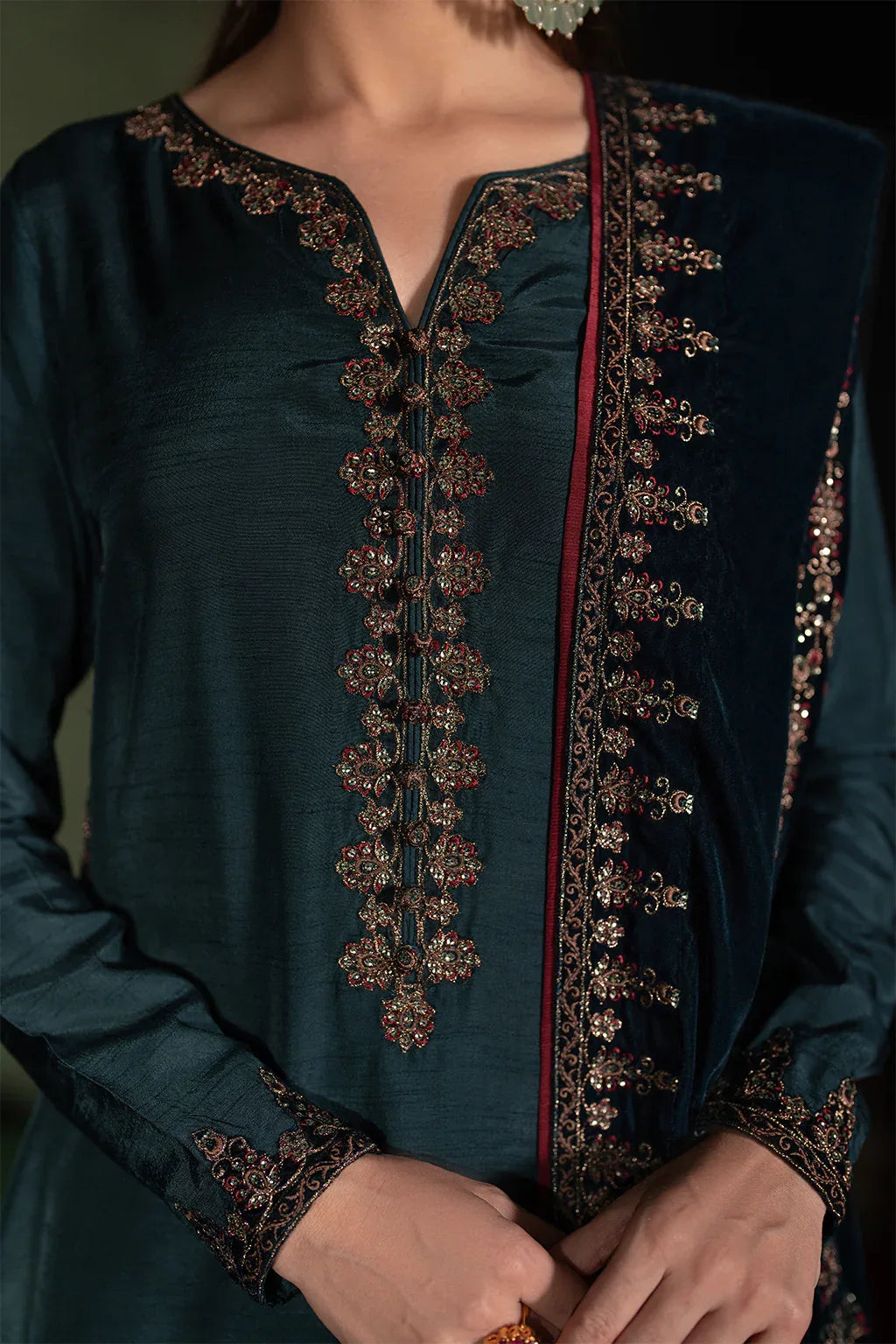 Iznik | Exclusive Velvet | IV-50 - Aqsa Fabrics