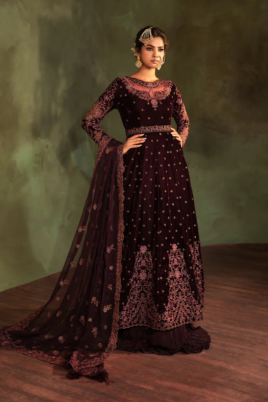 Iznik | Exclusive Velvet | IV-54 - Aqsa Fabrics