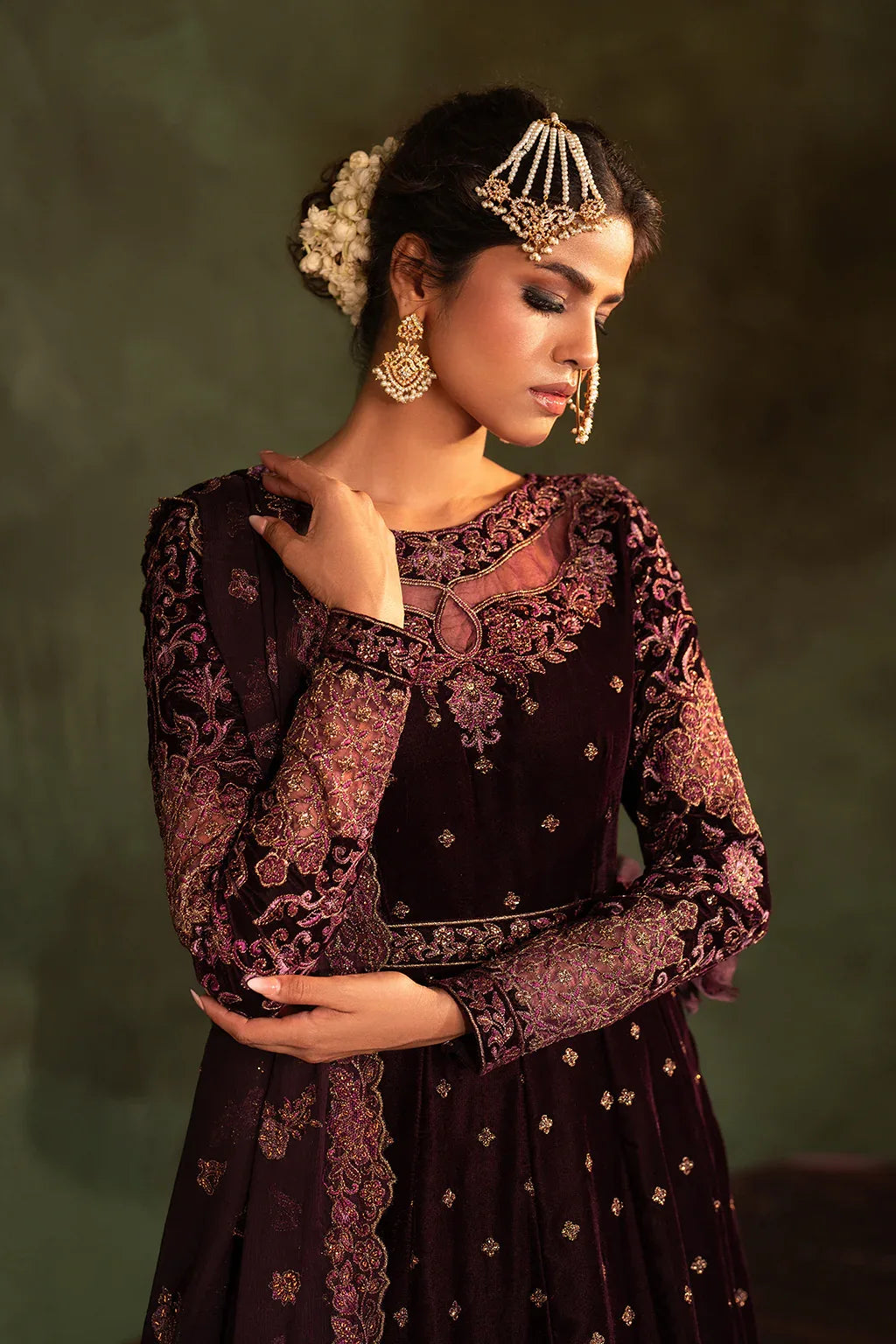 Iznik | Exclusive Velvet | IV-54 - Aqsa Fabrics