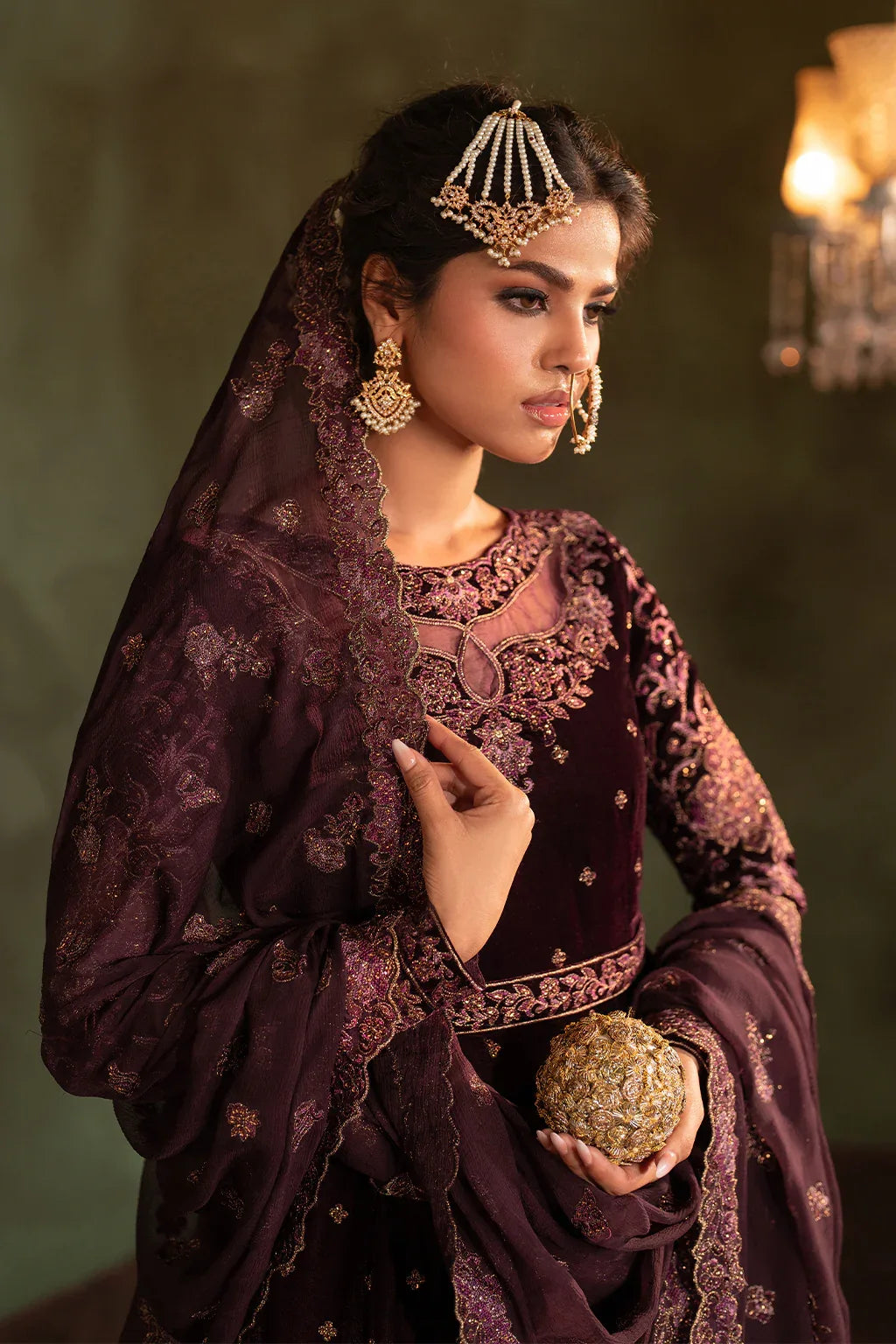 Iznik | Exclusive Velvet | IV-54 - Aqsa Fabrics