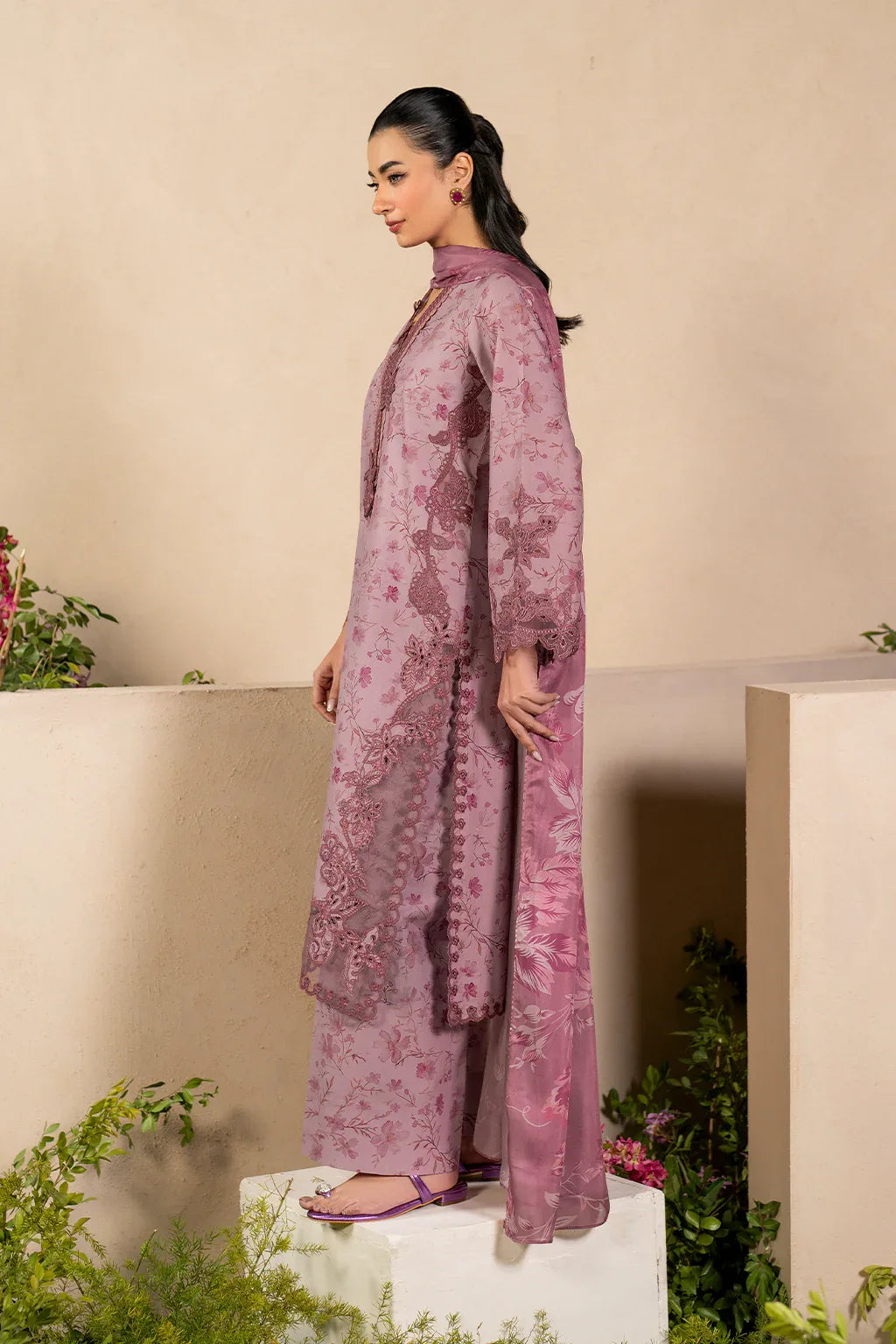 Iznik | Festive Lawn 25 | EFL-04 - Aqsa Fabrics