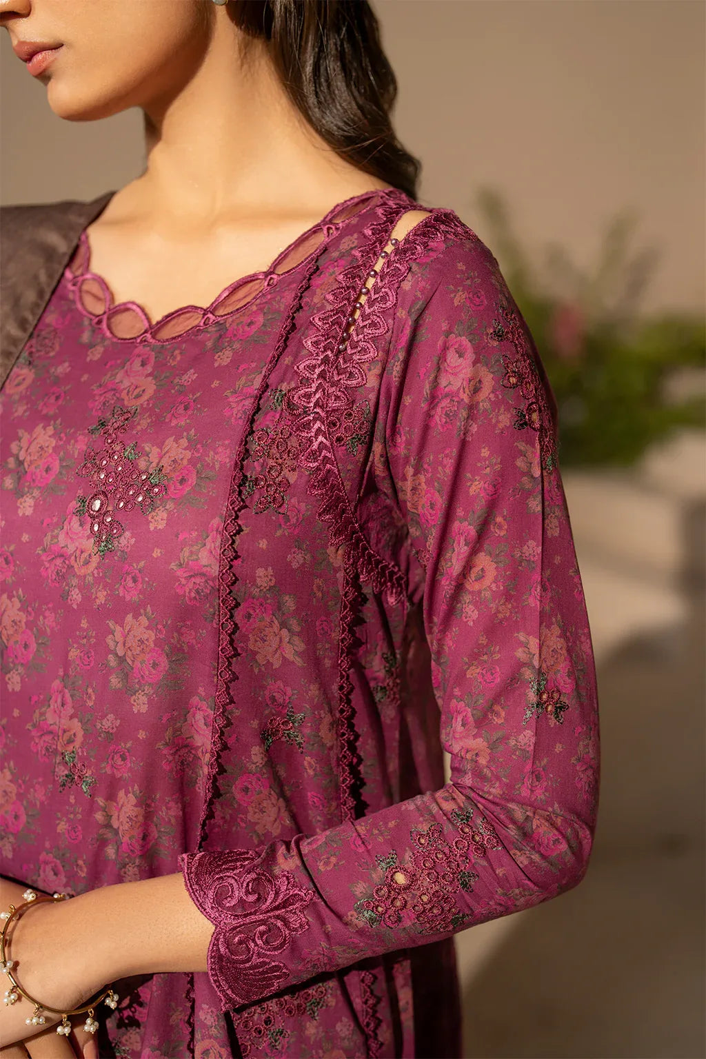 Iznik | Festive Lawn 25 | EFL-09 - Aqsa Fabrics