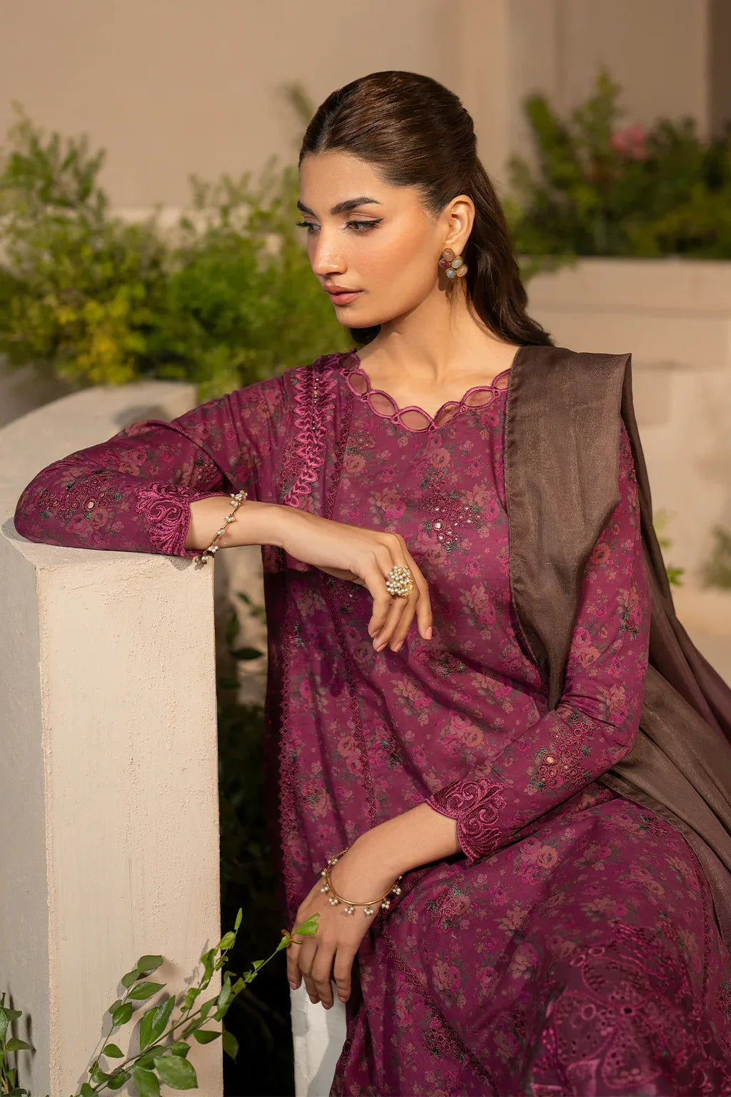 Iznik | Festive Lawn 25 | EFL-09 - Aqsa Fabrics