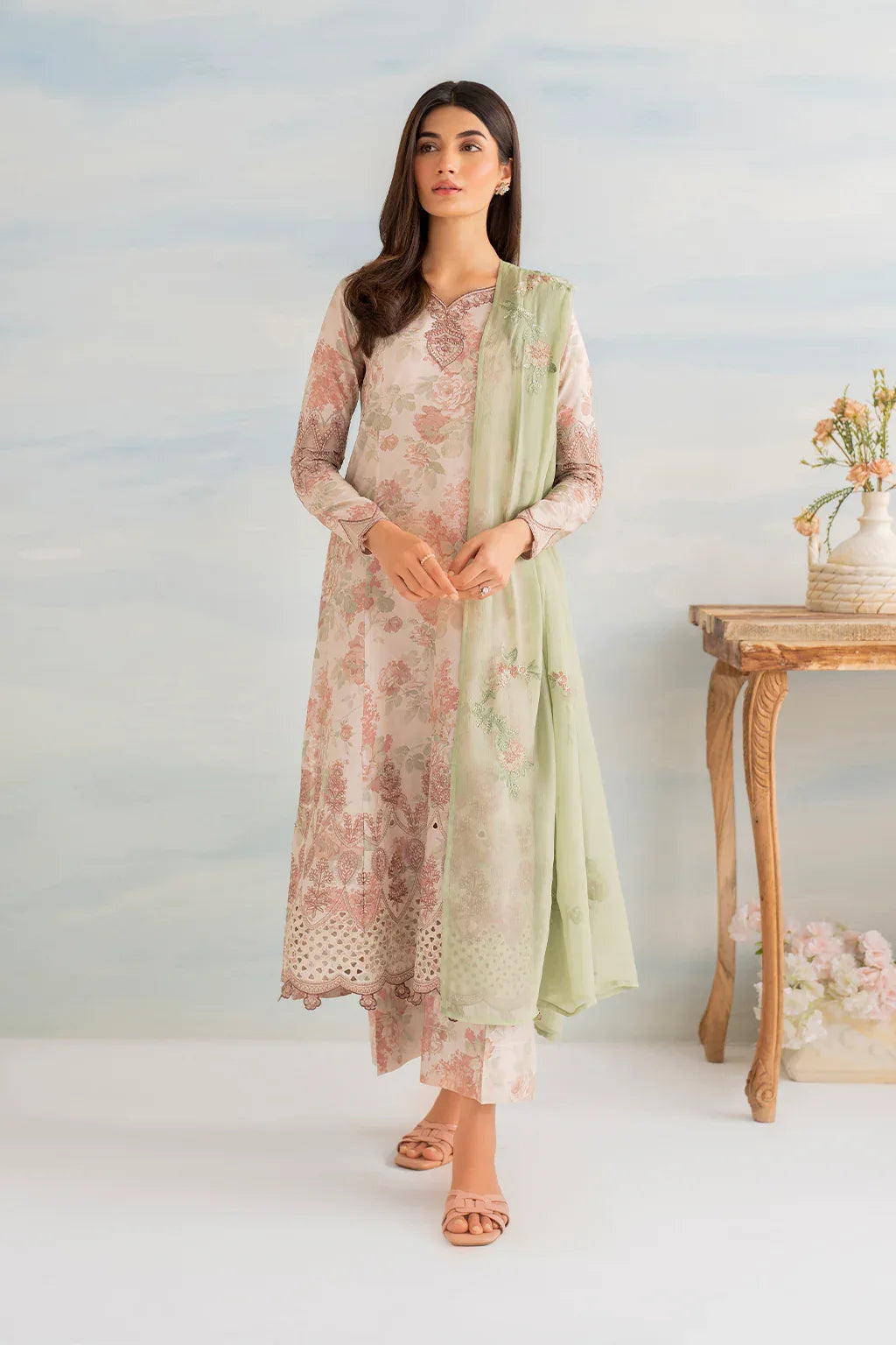 Iznik | Guzel lawn 24 | IGL-05 - Aqsa Fabrics