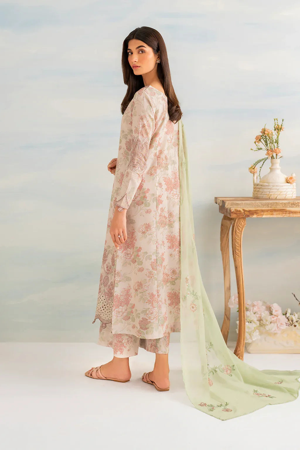 Iznik | Guzel lawn 24 | IGL-05 - Aqsa Fabrics