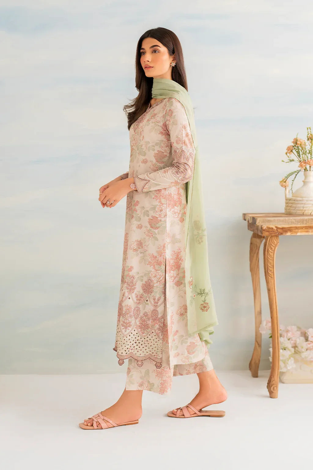 Iznik | Guzel lawn 24 | IGL-05 - Aqsa Fabrics