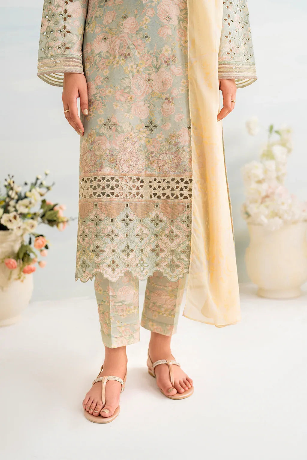 Iznik | Guzel lawn 24 | IGL-06 - Aqsa Fabrics