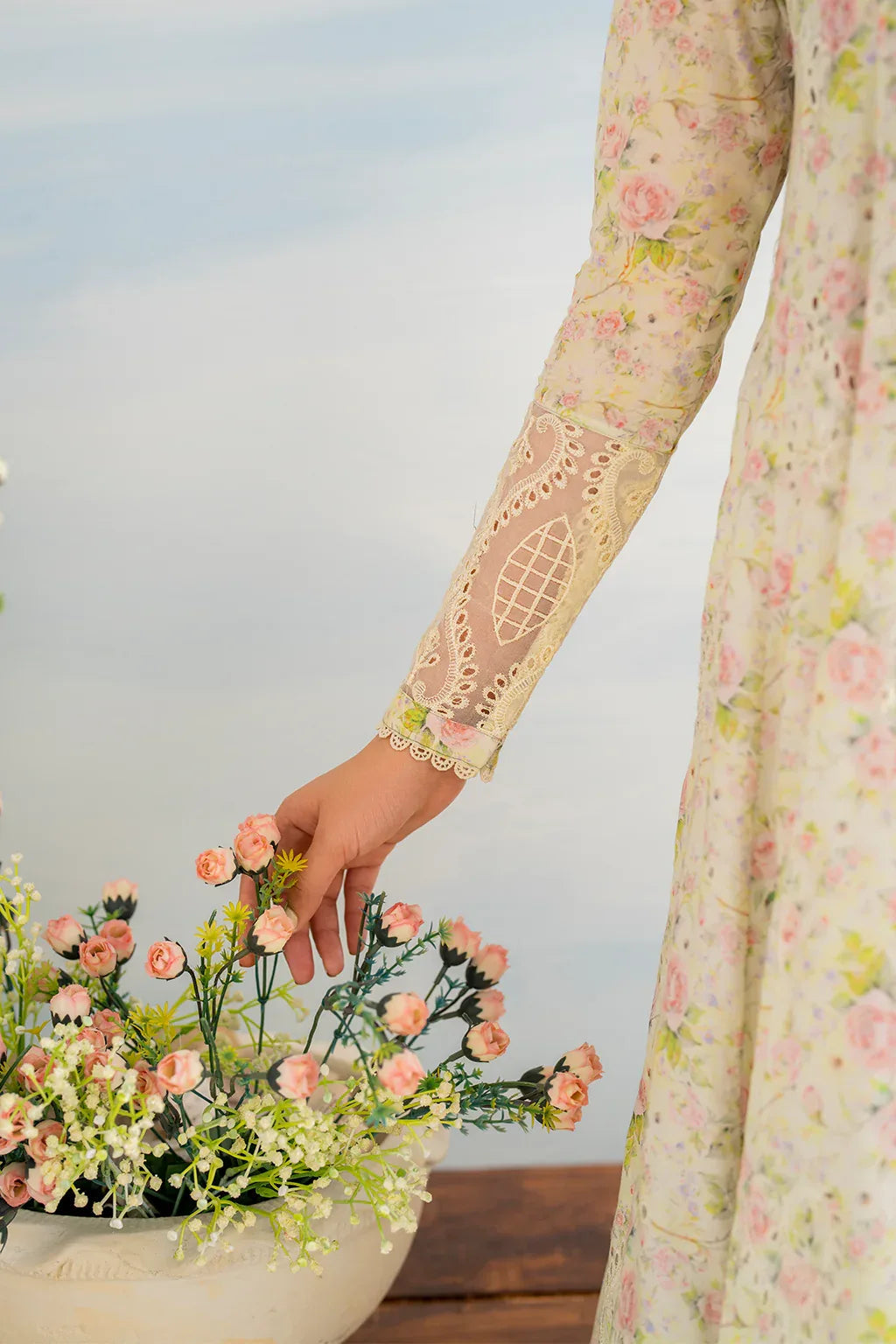 Iznik | Guzel lawn 24 | IGL-07 - Aqsa Fabrics