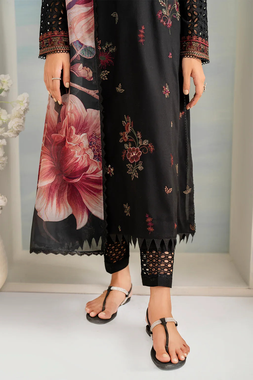 Iznik | Guzel lawn 24 | IGL-09 - Aqsa Fabrics