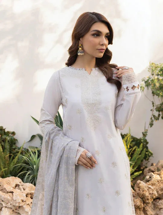 Iznik | Lawnkari 24 | UE-150 SERENE TURF - Aqsa Fabrics